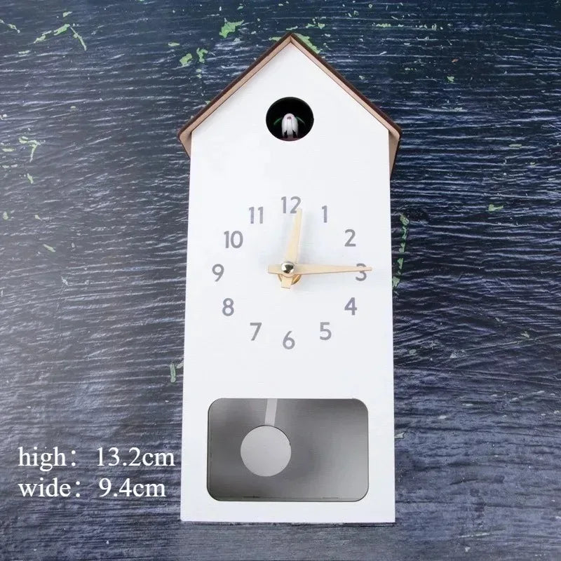 Coucou horloge murale bois moderne maison salon.